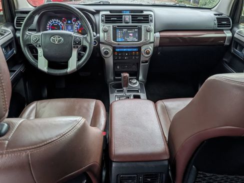 Used 2018 Toyota 4Runner Limited AWD/4WD image 19