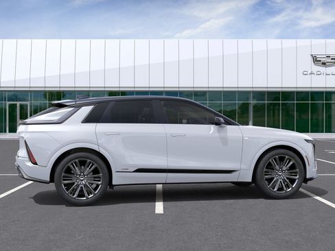 New 2026 Cadillac Lyriq V AWD/4WD image 5