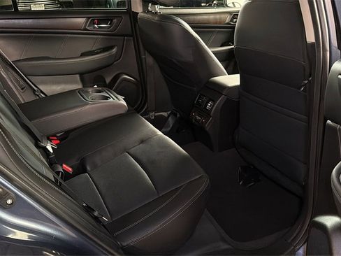 Used 2018 Subaru Outback 2.5i Limited image 15