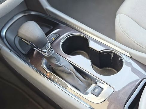 Used 2024 Chevrolet Malibu LT image 25