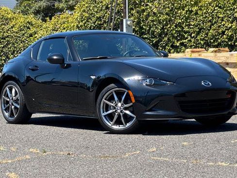 Used 2022 MAZDA MX-5 Miata RF Grand Touring RWD image 9