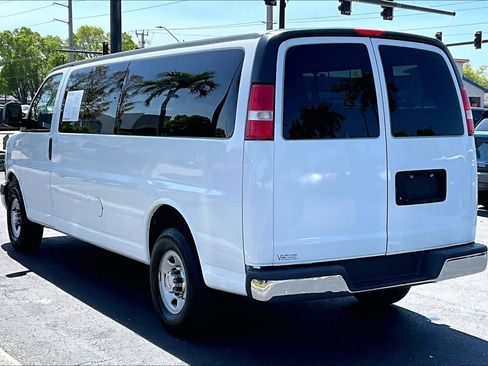 Used 2020 Chevrolet Express 3500 LT w/ LT Preferred Equipment Group RWD image 3
