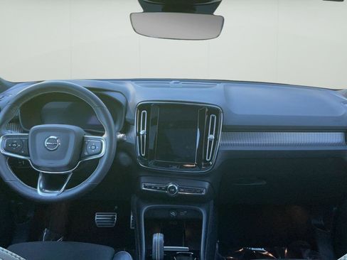 Used 2021 Volvo XC40 P8 Recharge w/ Advanced Package image 15