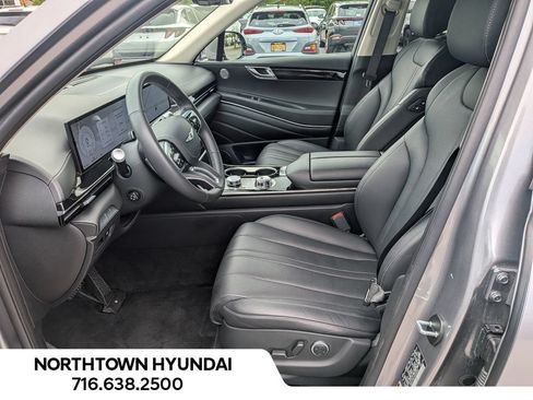 Used 2025 Genesis GV80 2.5T Standard AWD/4WD image 11
