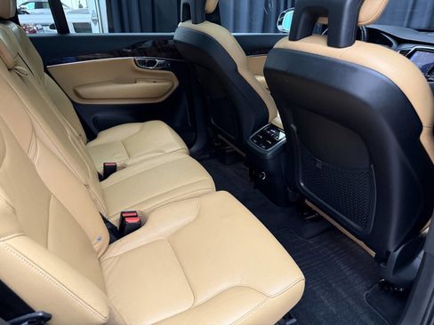 Used 2016 Volvo XC90 T6 Momentum w/ Momentum Plus Package image 23