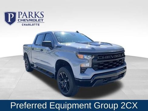 Used 2025 Chevrolet Silverado 1500 Custom Trail Boss w/ Dark Appearance Package AWD/4WD image 1