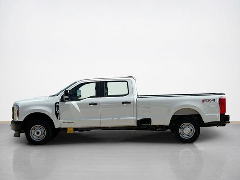 New 2026 Ford F250 XL w/ FX4 Off-Road Package image 4