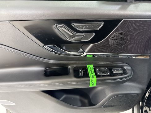 New 2026 Lincoln Corsair Premiere image 12