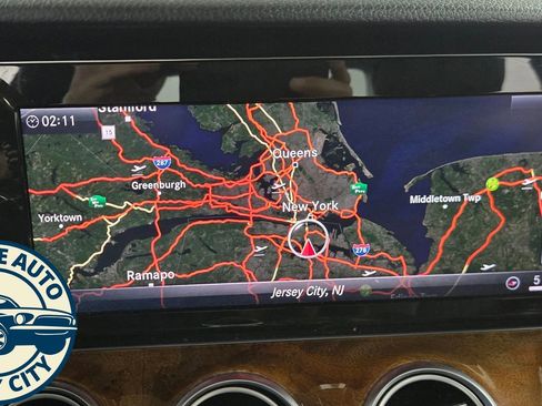 Used 2018 Mercedes-Benz E 300 4MATIC w/ Premium 3 Package (Q03) image 16