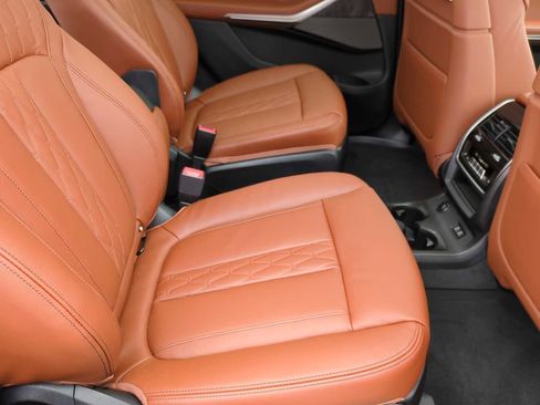 New 2026 BMW X7 M60i image 21