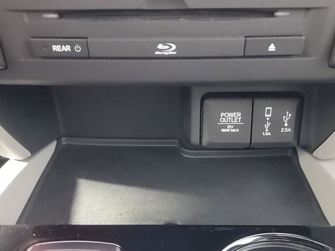 Used 2017 Honda Pilot Touring image 34