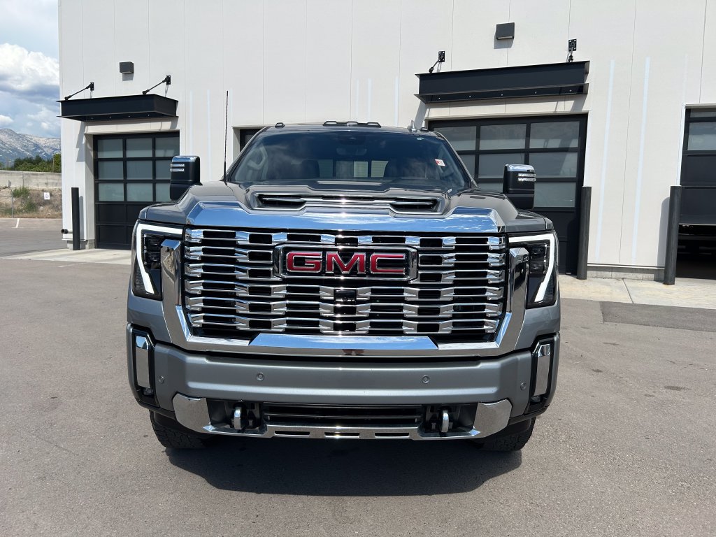 Used 2026 GMC Sierra 3500 Denali w/ Denali Reserve Package AWD/4WD image 5