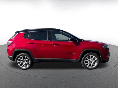 Used 2025 Jeep Compass Limited AWD/4WD image 15