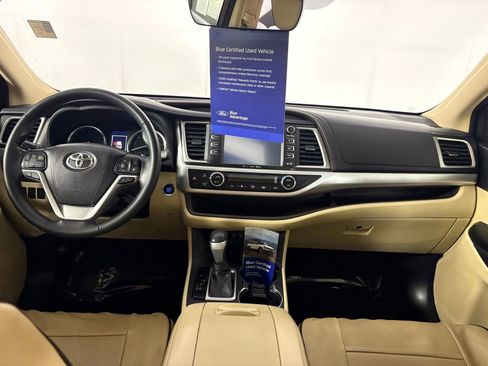 Used 2018 Toyota Highlander XLE AWD/4WD image 28