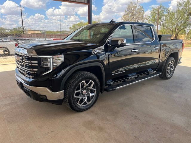 Used 2025 GMC Sierra 1500 SLT AWD/4WD image 1