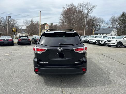Used 2015 Toyota Highlander XLE AWD/4WD image 10