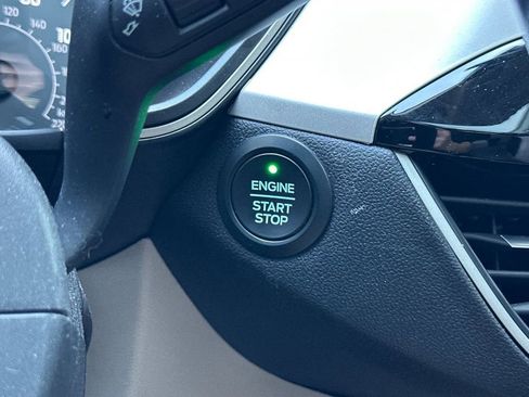 Used 2020 Ford Escape SEL image 23