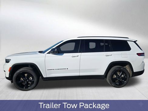 Used 2024 Jeep Grand Cherokee L Altitude AWD/4WD image 3