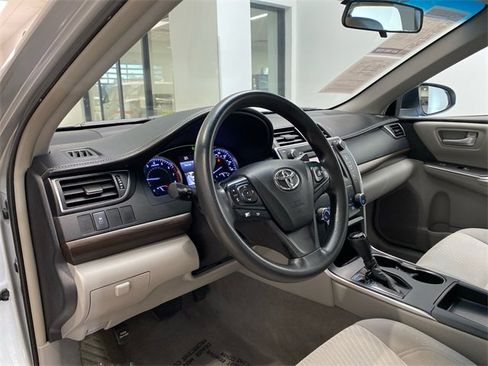 Used 2016 Toyota Camry SE image 13