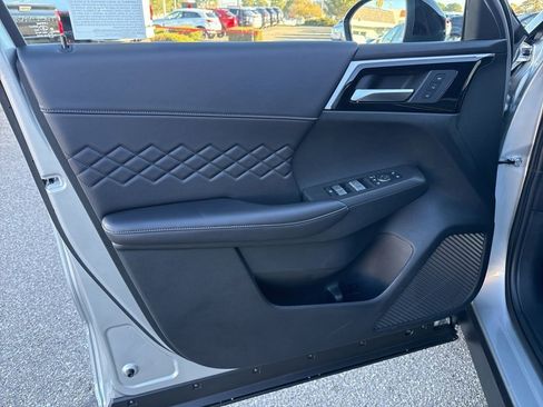 New 2025 Mitsubishi Outlander SEL Black Edition image 28