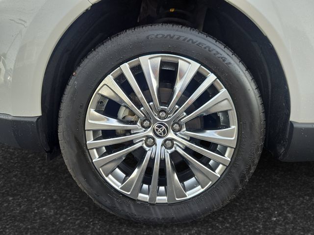 Certified 2021 Toyota Venza XLE w/ Softex Package AWD/4WD image 4
