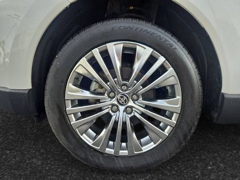 Certified 2021 Toyota Venza XLE w/ Softex Package AWD/4WD image 4