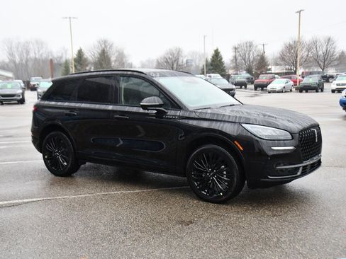 Used 2026 Lincoln Corsair Premiere image 8