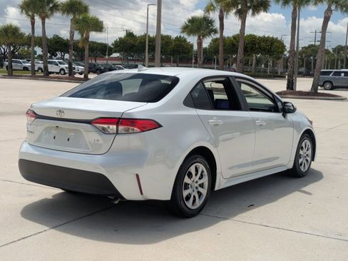 Certified 2023 Toyota Corolla LE FWD image 5