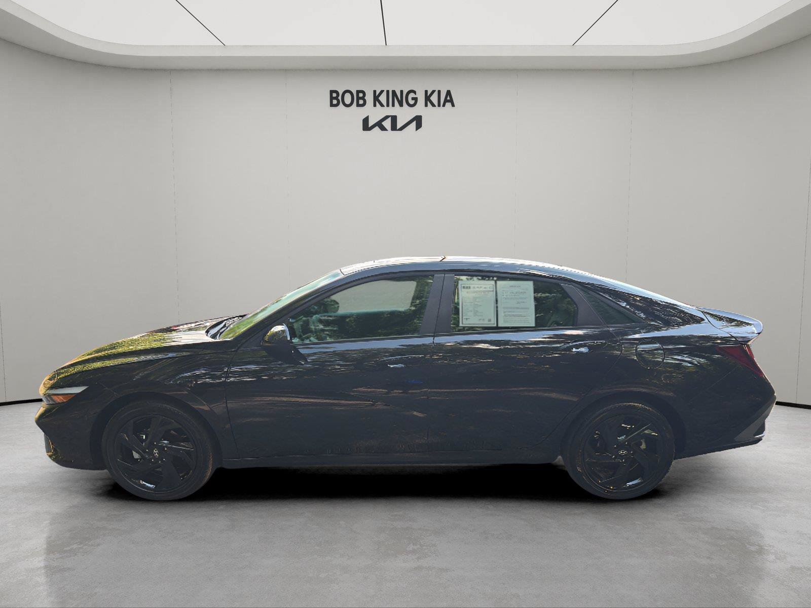 Used 2026 Hyundai Elantra SEL Sport FWD image 2
