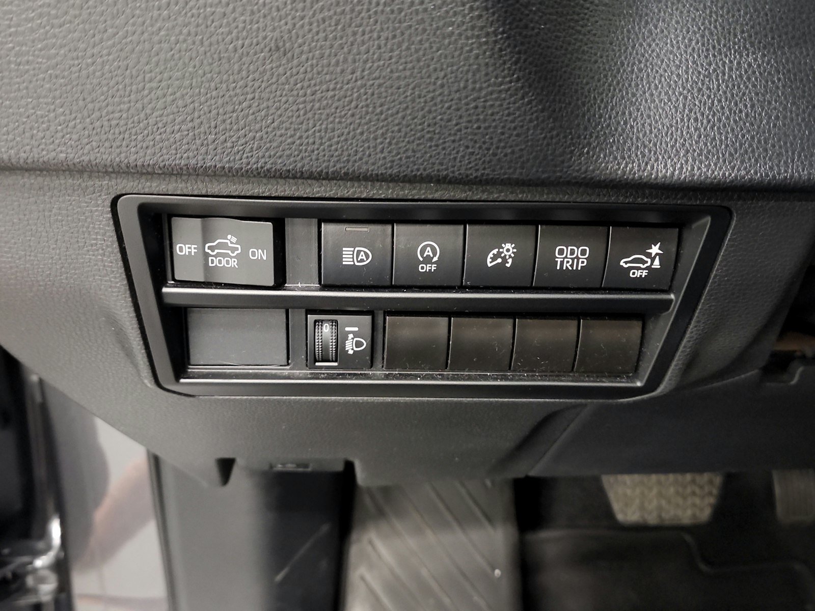 Used 2024 Toyota Tundra SR5 w/ SR5 Convenience Package AWD/4WD image 38
