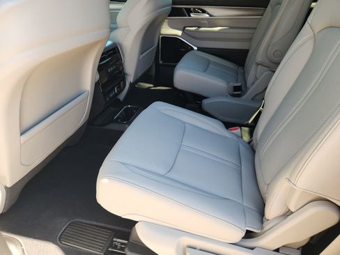 New 2026 Jeep Grand Wagoneer Limited AWD/4WD image 22