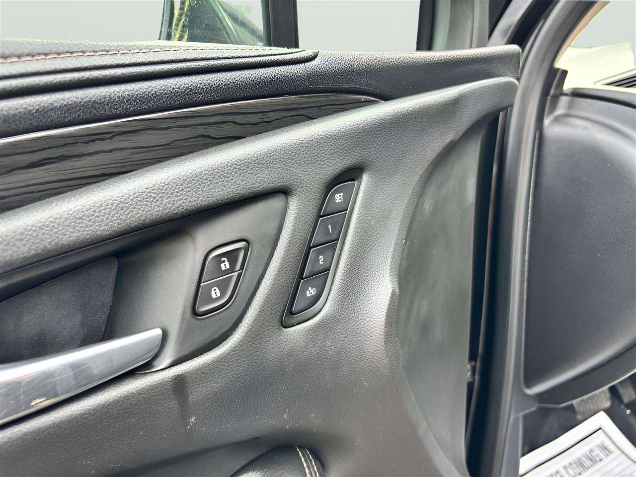Used 2017 Buick Envision Essence AWD/4WD image 14