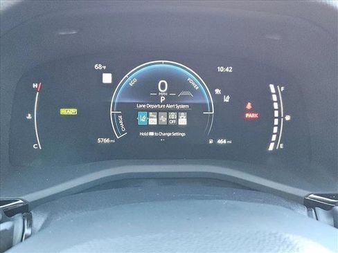 Used 2025 Toyota Camry SE image 11