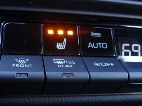 Used 2024 Toyota Crown XLE image 29