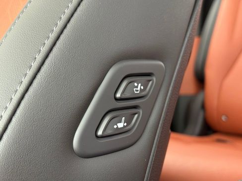New 2026 Kia Carnival EX FWD image 32