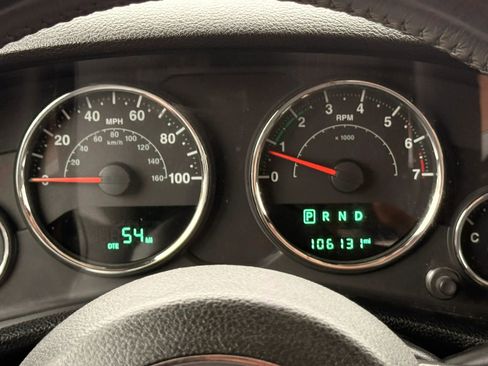 Used 2018 Jeep Wrangler Unlimited Sahara AWD/4WD image 24