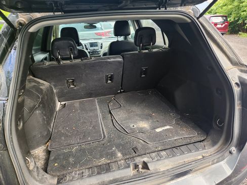 Used 2019 Chevrolet Equinox LS w/ LS Convenience Package image 16