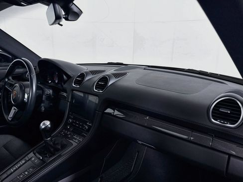 Certified 2018 Porsche 718 Cayman RWD image 22