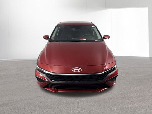 Used 2025 Hyundai Elantra Sport FWD image 38