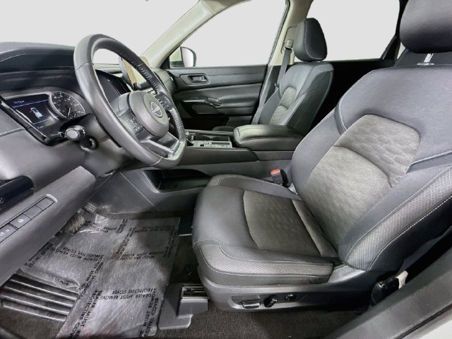 Used 2024 Nissan Pathfinder SV FWD image 20