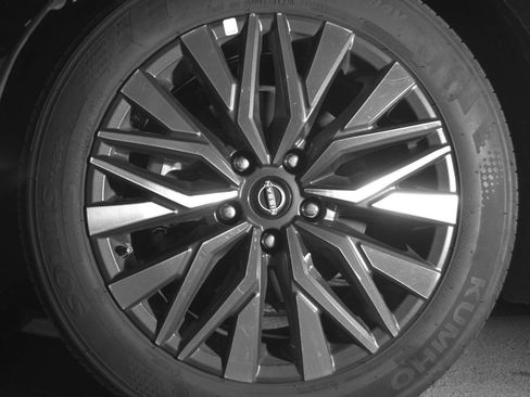 Used 2025 Nissan Altima 2.5 SV image 9