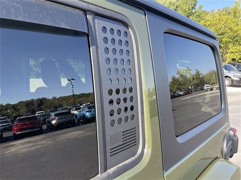 Used 2022 Jeep Wrangler Unlimited Sahara w/ Cold Weather Group image 51