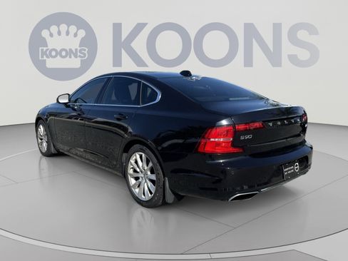 Used 2017 Volvo S90 T6 Momentum w/ Vision Package AWD/4WD image 4