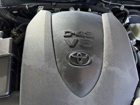 Used 2019 Toyota Tacoma SR w/ SX Package RWD image 40