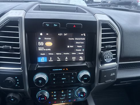 Used 2016 Ford F150 Platinum w/ Trailer Tow Package image 23