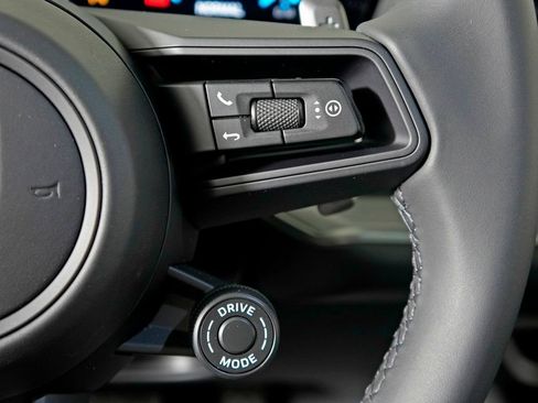 Certified 2026 Porsche Cayenne Coupe image 16