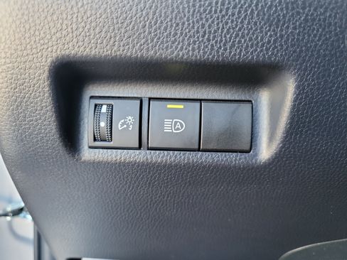 Used 2024 Toyota RAV4 XLE FWD image 20