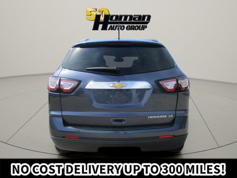 Used 2013 Chevrolet Traverse LS FWD image 3