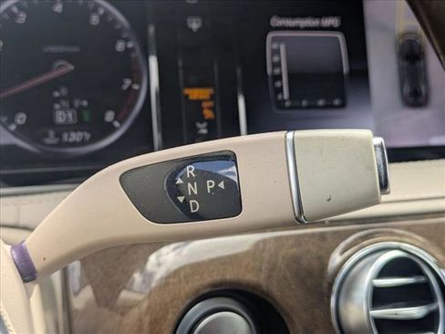 Used 2015 Mercedes-Benz S 550 4MATIC Sedan image 11