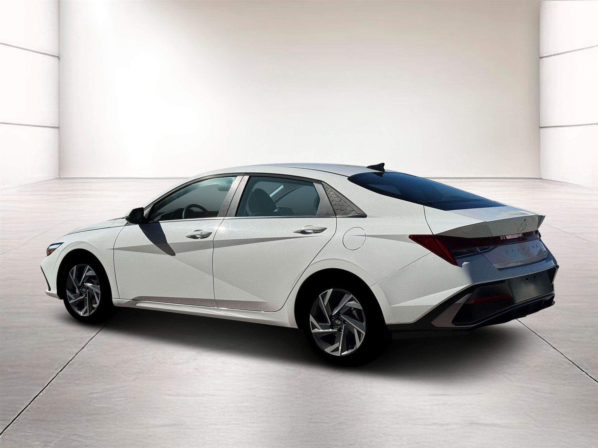 Certified 2026 Hyundai Elantra Limited FWD image 4